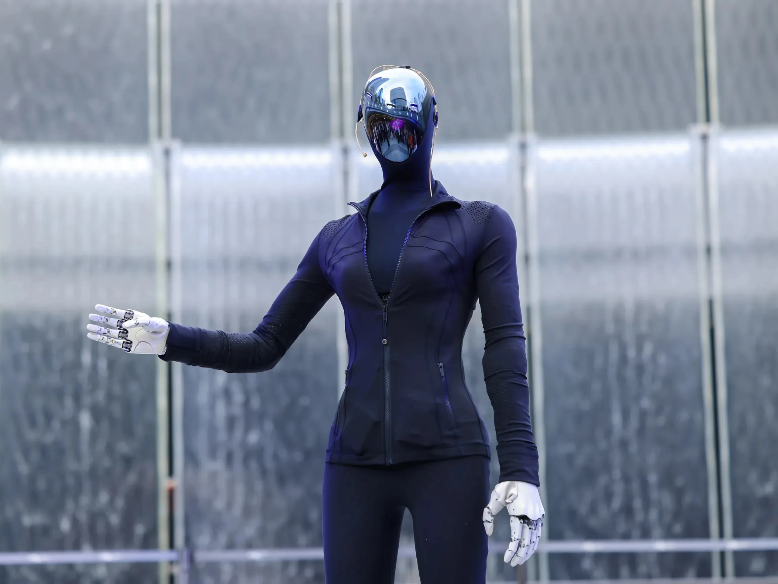 XPeng Robot Takes Embarrassing Tumble During Stage Debut